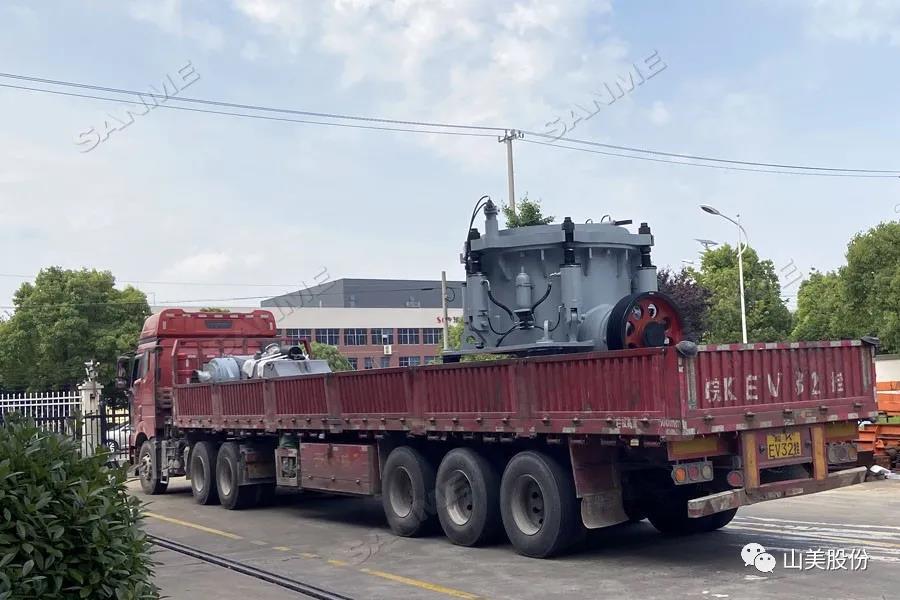 發(fā)貨季｜山美股份高性能破碎篩分裝備發(fā)往江西，助力當(dāng)?shù)鼗椖拷ㄔO(shè)及建筑固廢資源化