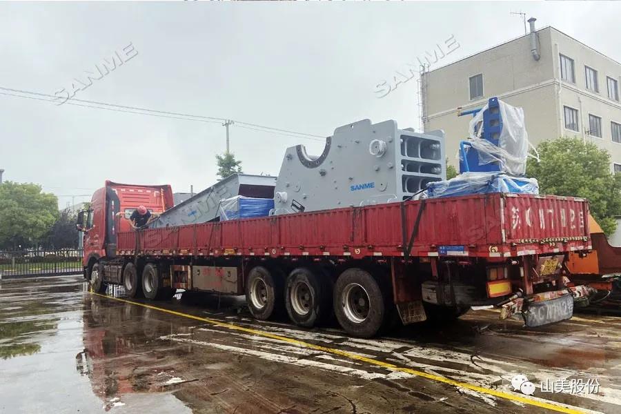 發(fā)貨季｜山美股份高性能破碎篩分裝備發(fā)往江西，助力當(dāng)?shù)鼗椖拷ㄔO(shè)及建筑固廢資源化