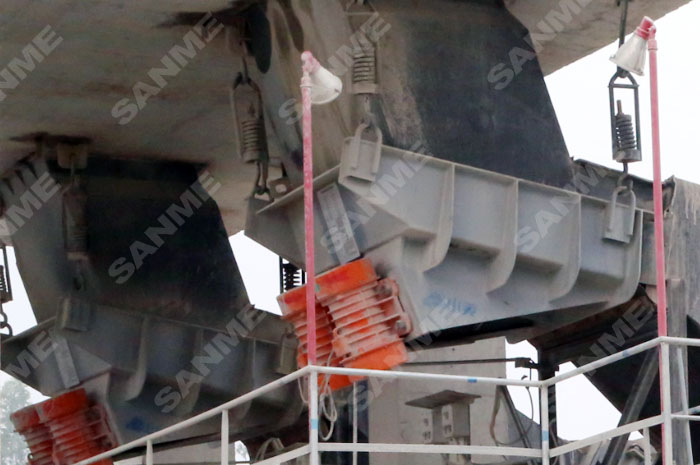 振動(dòng)給料機(jī)料倉(cāng)堵得原因有哪些？