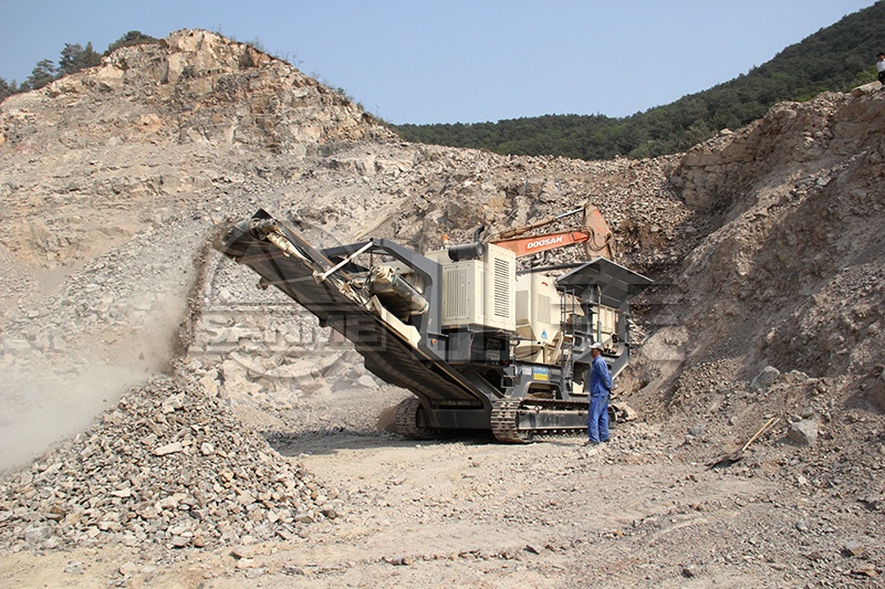 移動(dòng)式破碎站生產(chǎn)線(xiàn)的生產(chǎn)工藝以及移動(dòng)式破碎站生產(chǎn)線(xiàn)的優(yōu)勢(shì)