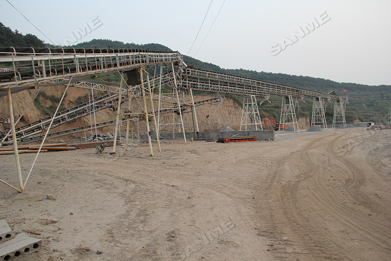 碎石生產(chǎn)線應該選擇固定式還是移動式？