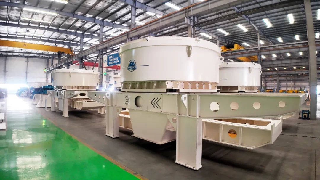 VC7系列立式?jīng)_擊破碎機(jī)——多領(lǐng)域適用，展現(xiàn)強(qiáng)大實(shí)力