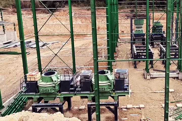 VC7系列立式?jīng)_擊破碎機(jī)——多領(lǐng)域適用，展現(xiàn)強(qiáng)大實(shí)力