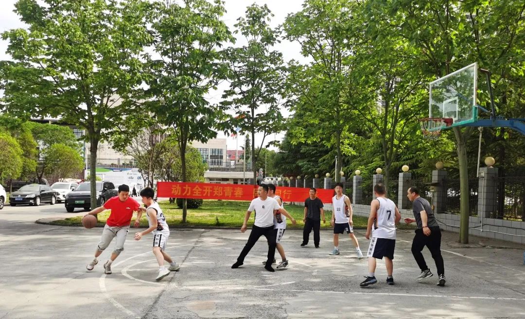 上海山美股份2025春季運(yùn)動(dòng)會(huì)火熱啟幕！拔河、籃球預(yù)賽燃情開戰(zhàn)